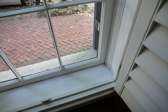 LR front-left window