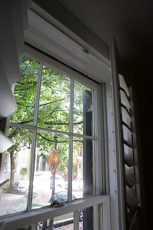 LR front-right window
