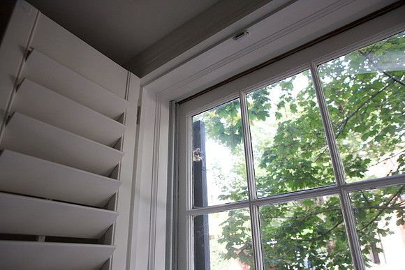LR front-right window