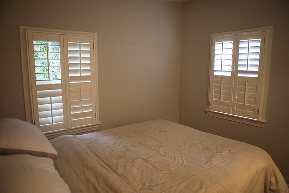3rd floor, Master Bedroom, 2 front-facing windows, 1 side window