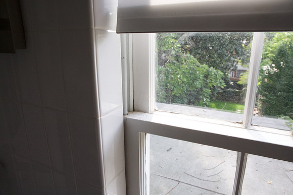 3rd floor, Bath, rear-facing window