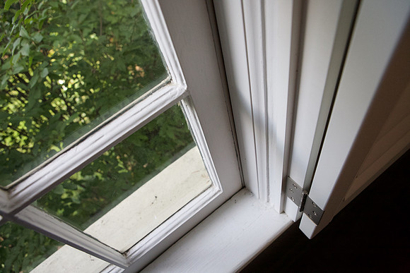 3rd floor MBR, side window